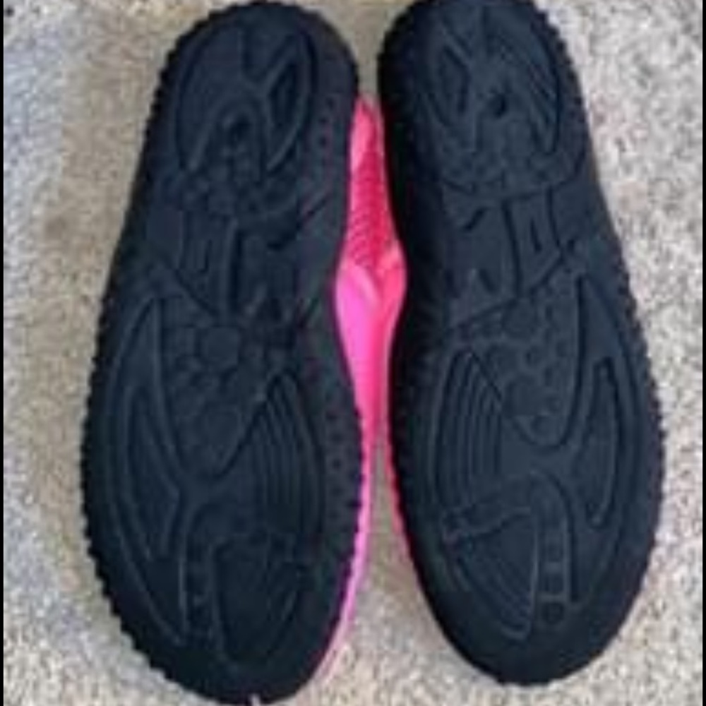 Water Shoes - Picture 3 of 4